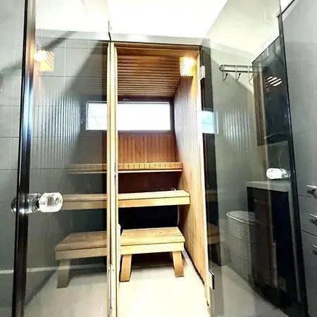 Rentida Luxuslik Maja. Villa *